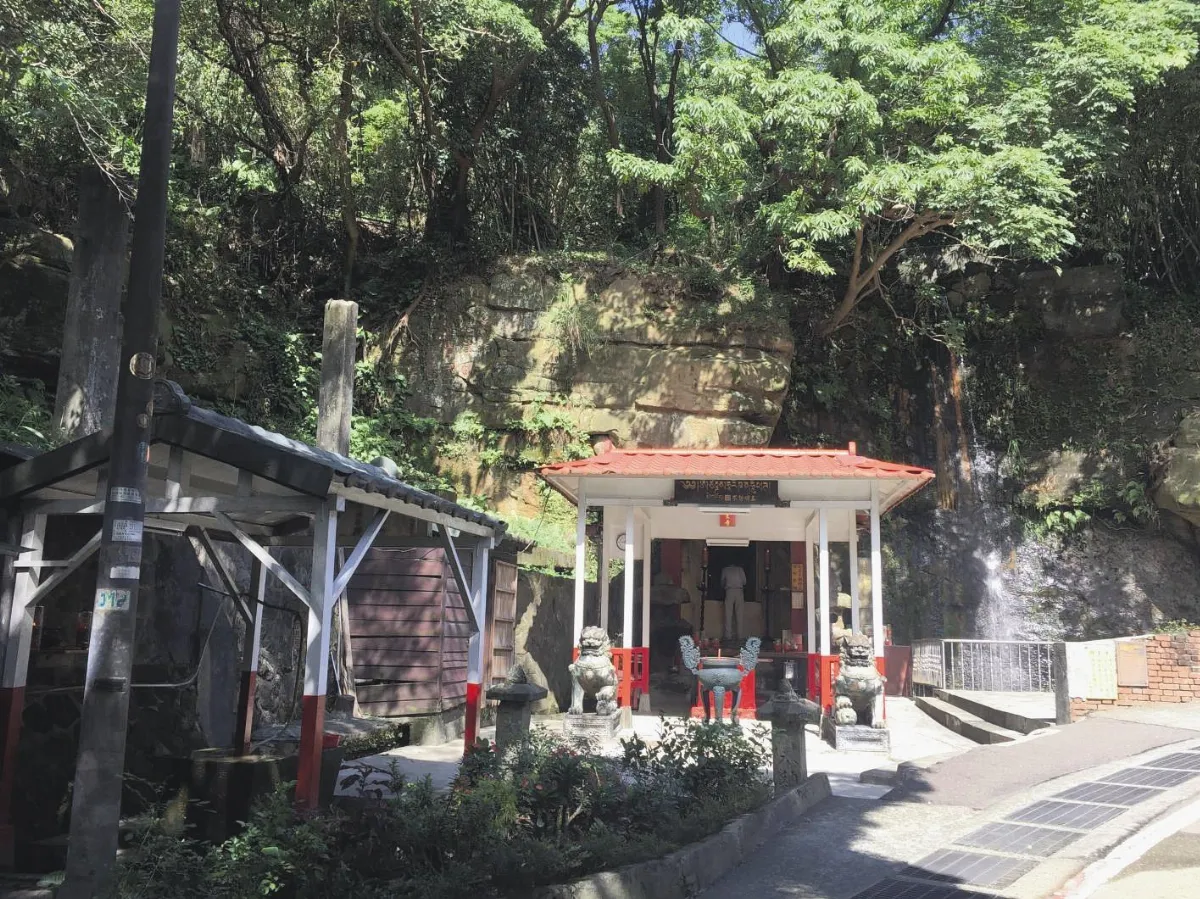 北投不動明王石窟瀕危 古蹟管理不當 中央遭北市罰30萬