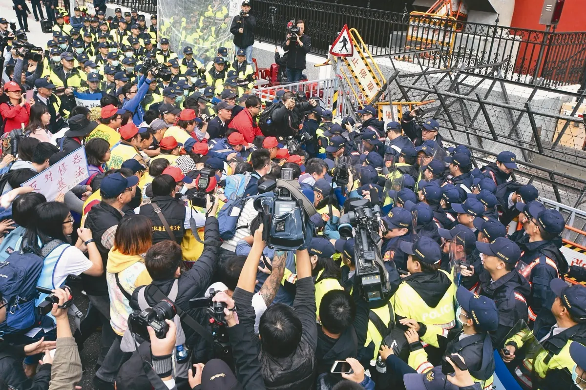 勞基法修法 朝野對立至午夜