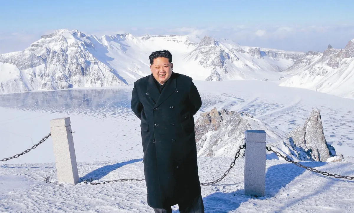 金正恩登長白山 籲國民克服制裁