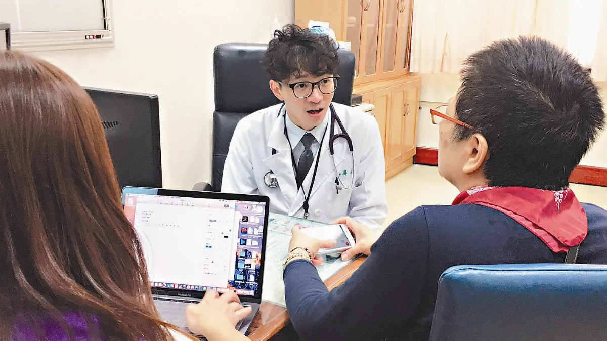 聽打員陪診 聽障者就醫好順暢