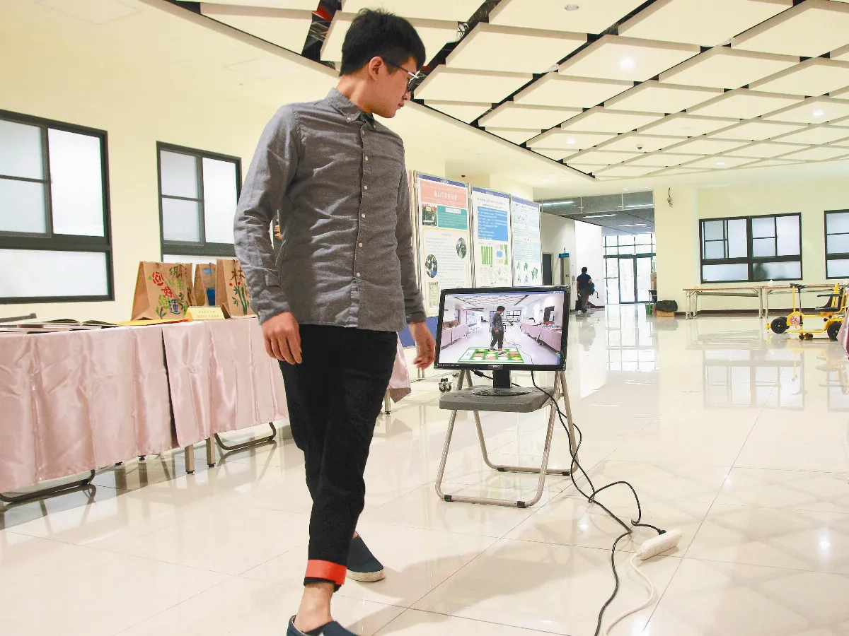 結合AR 虛擬運動教練教銀髮族運動