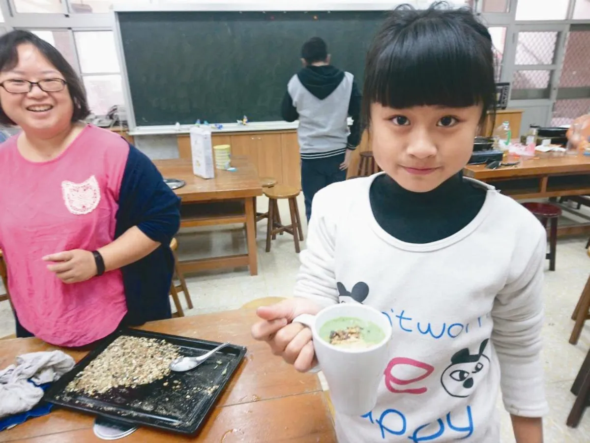 校護做營養料理 給孩子健康飲食