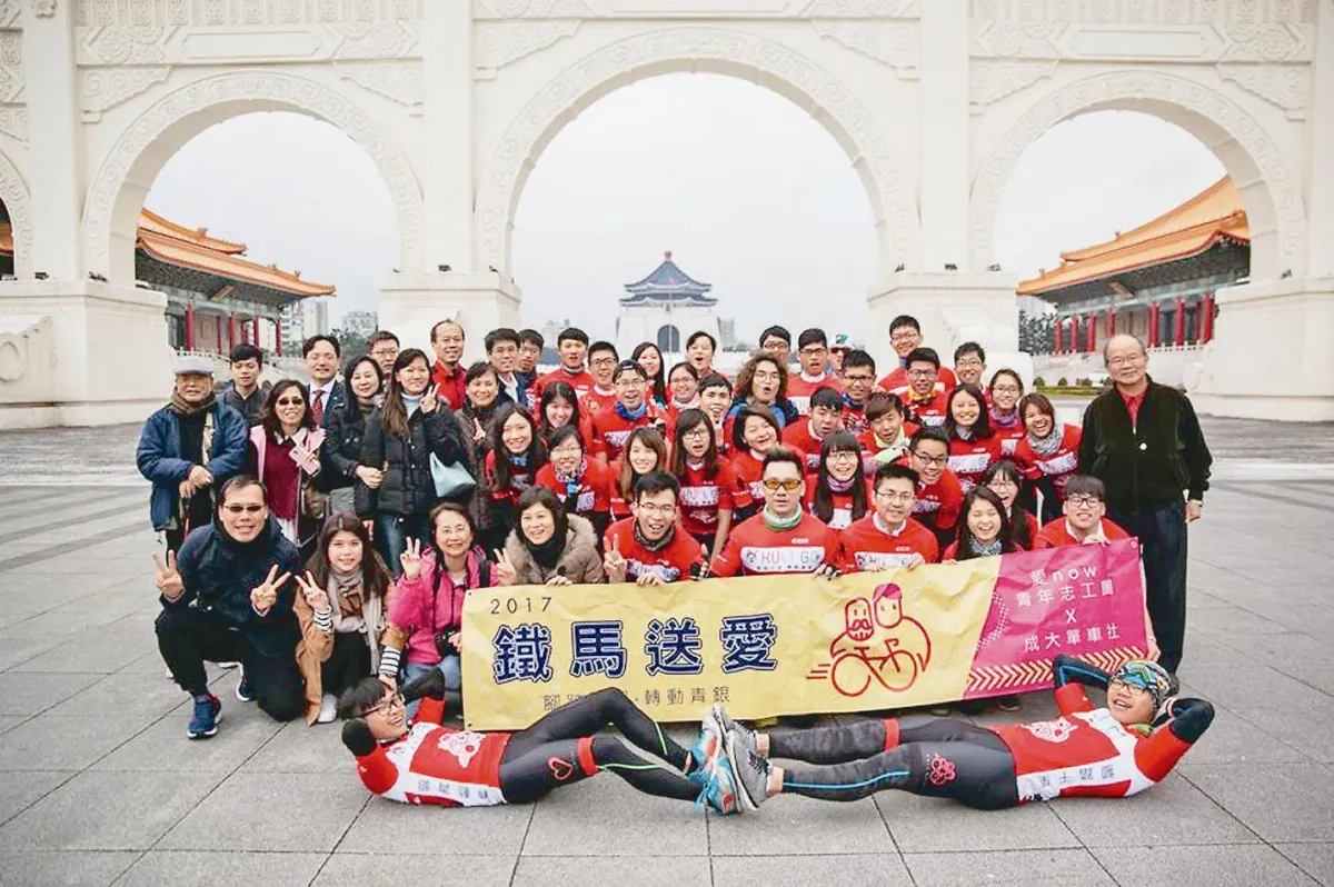 大學生鐵馬環島 為600長輩送愛