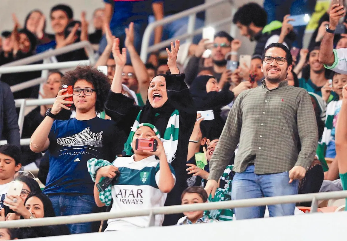 沙烏地女性 首度進場看足球賽