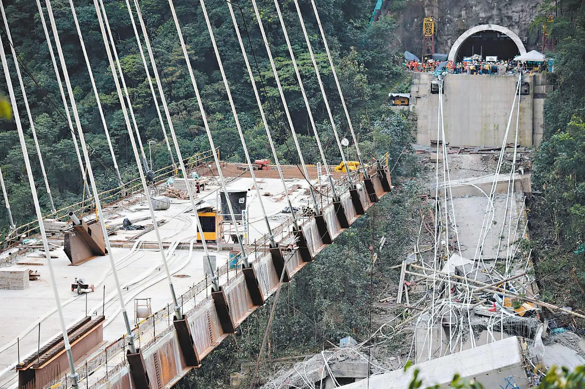 哥倫比亞在建橋塌 10死8傷