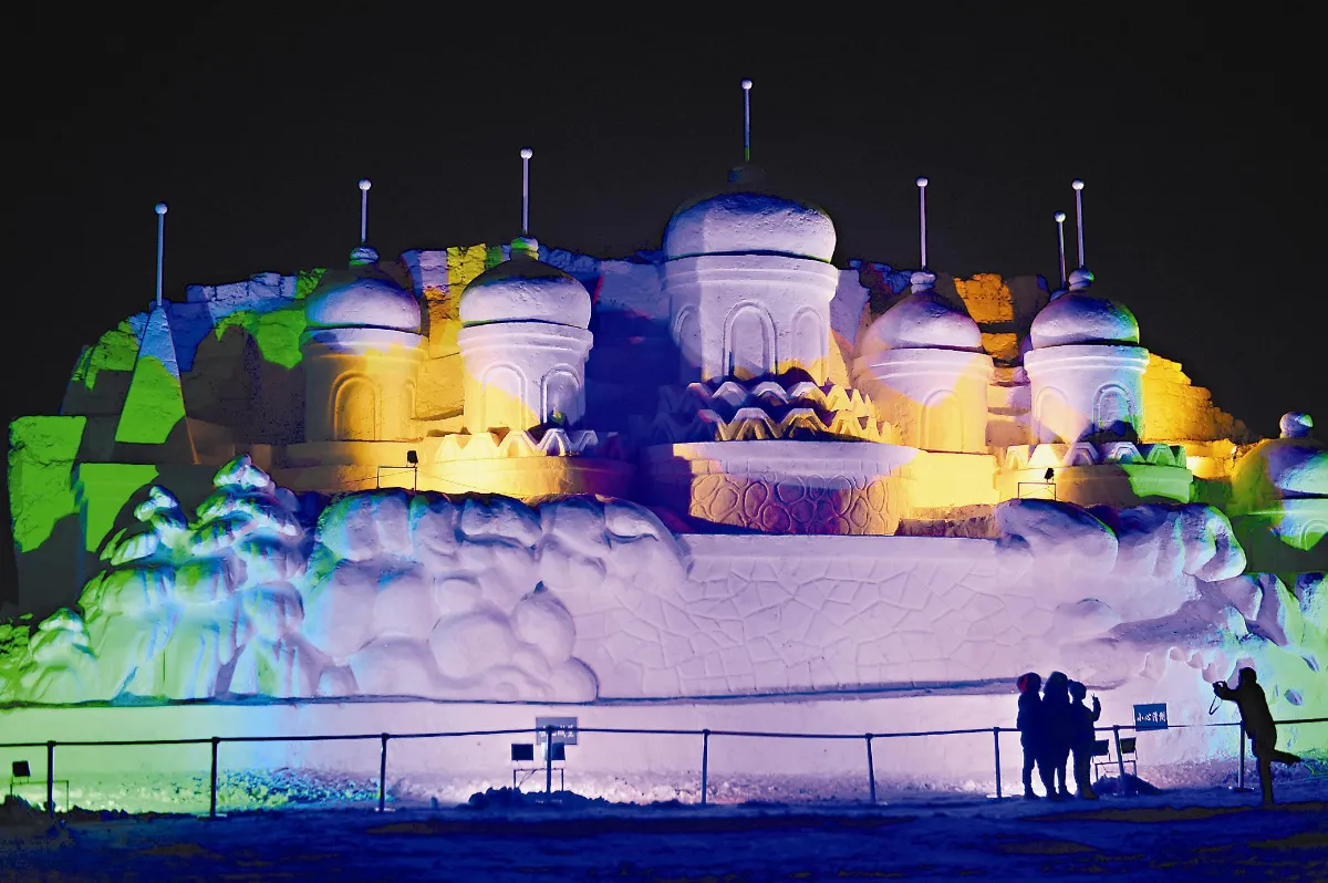 雪雕世紀城堡 五彩繽紛