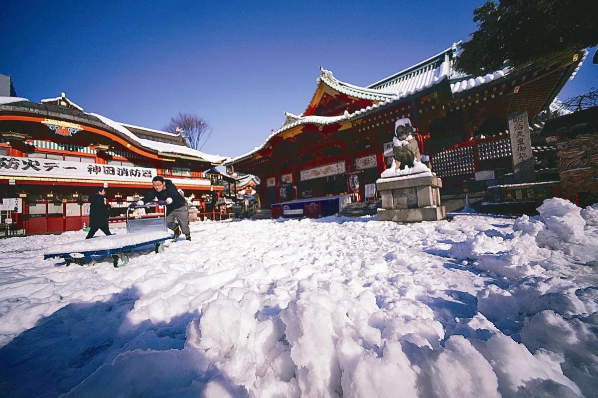 草津火山噴發釀雪崩 1死16傷 東京罕見暴雪亂交通 近萬旅客機場過夜
