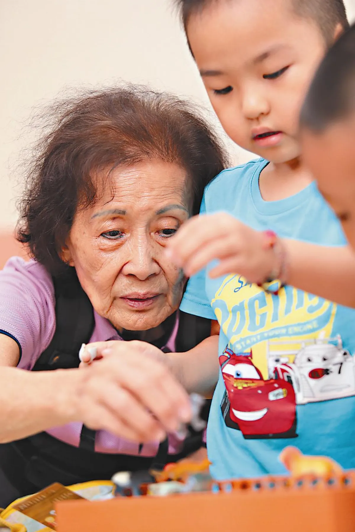 春節橘色經濟 長輩8成宅在家