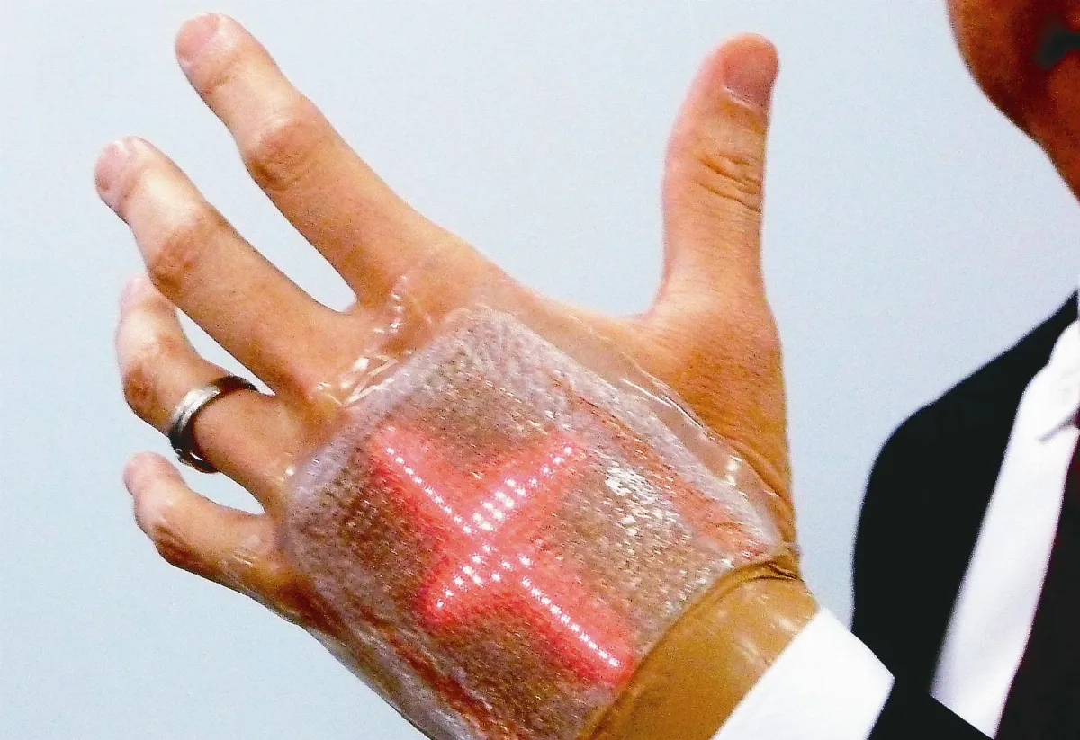 日發明顯示器貼布 可監督病情