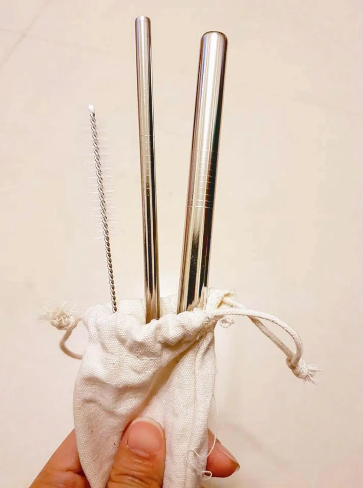 兒童用玻璃吸管 家長應陪同