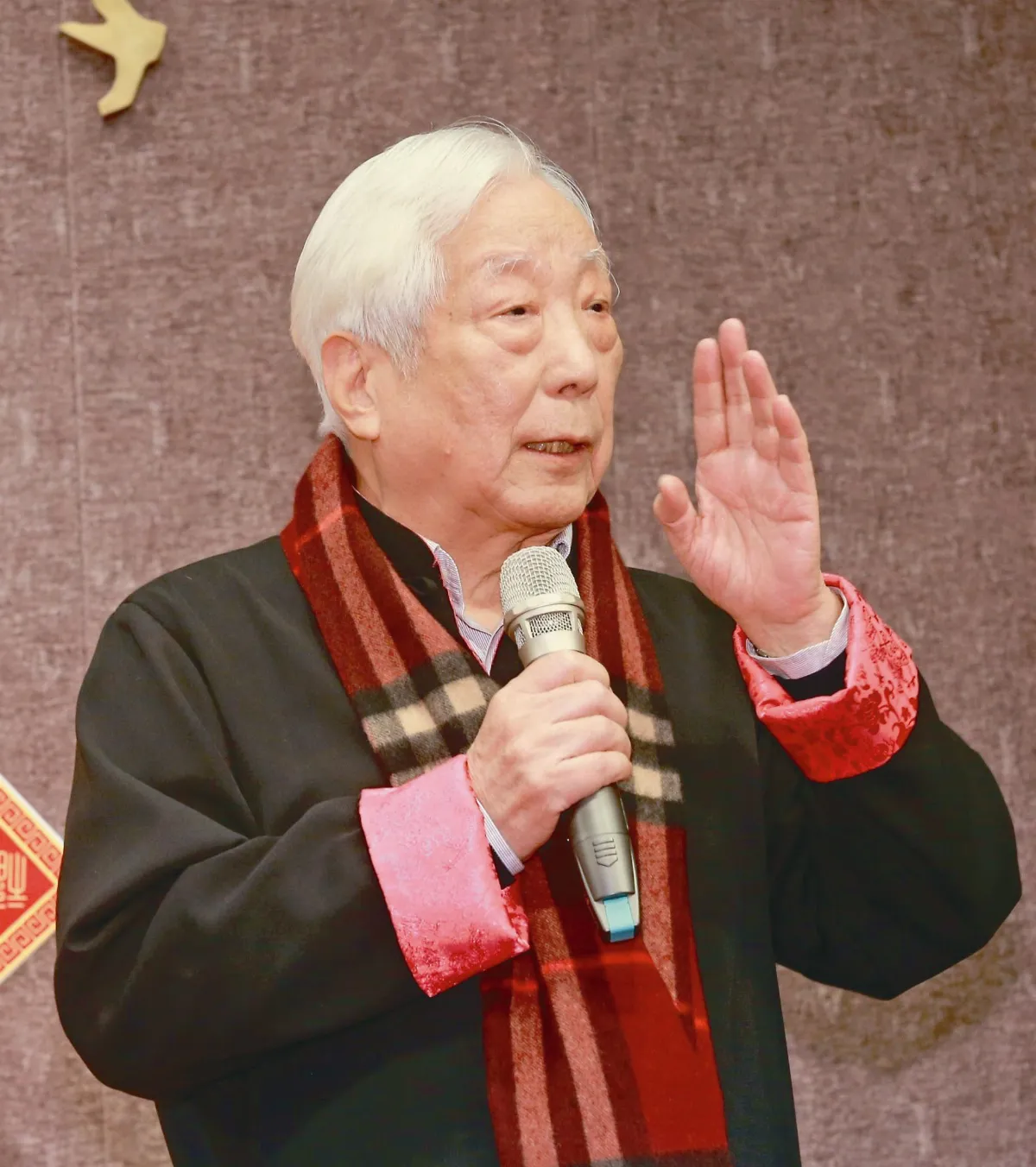 卡管 學術自由陷黑暗