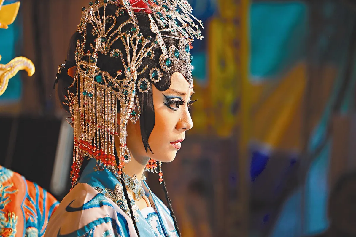 范毅舜的魔幻世界《野台戲》