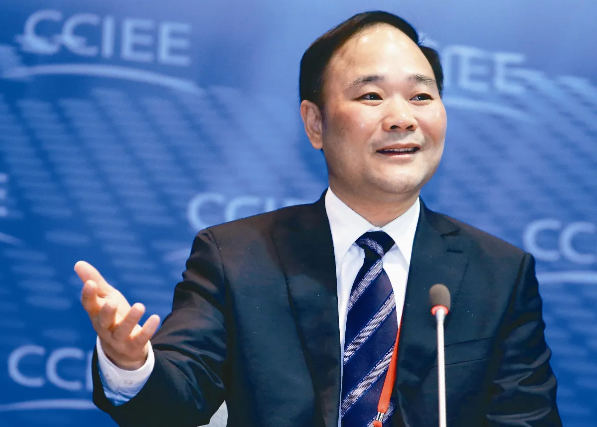 浙江吉利控股集團董事長 李書福 在世界迷宮中一路領先