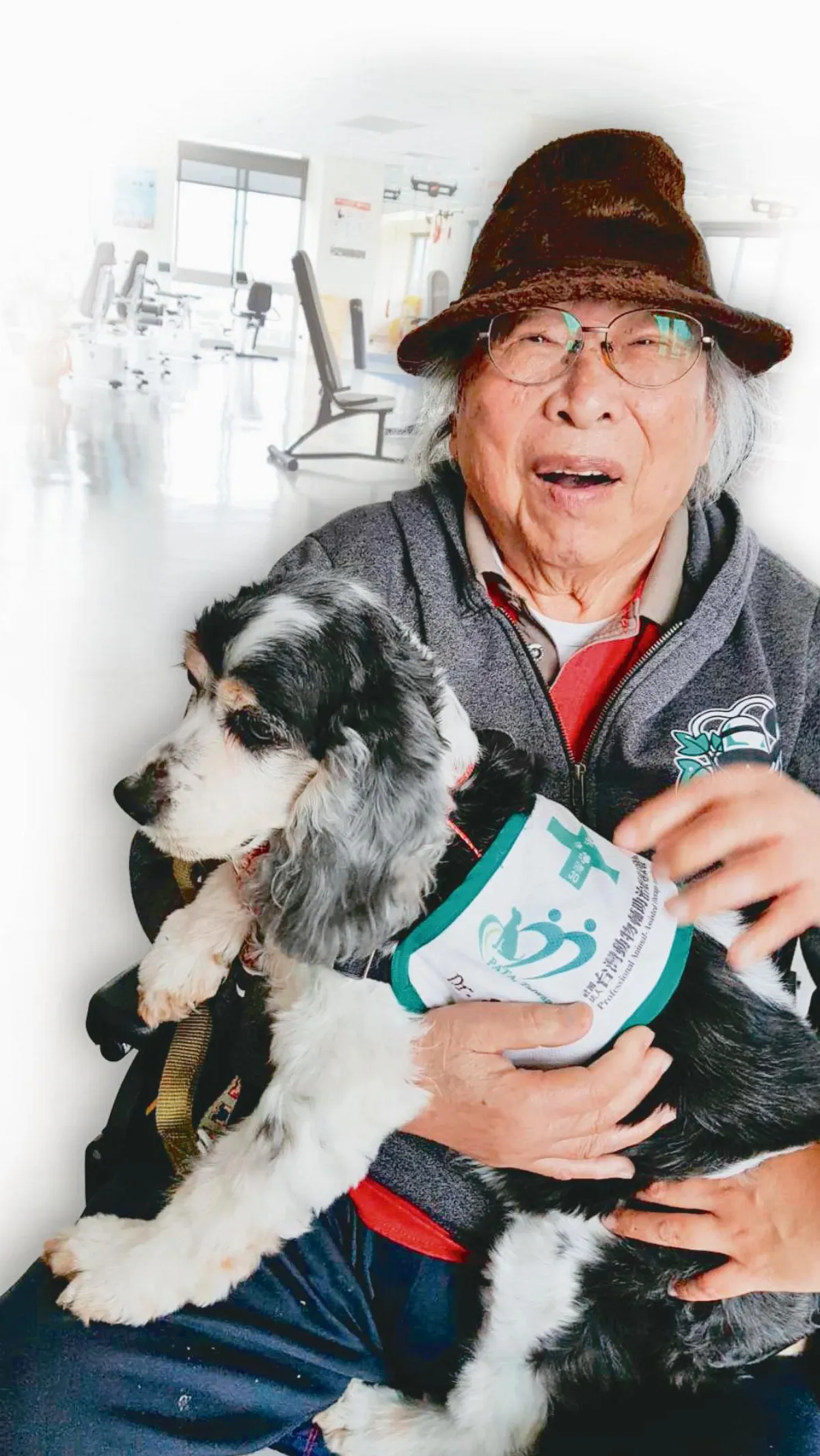 狗醫師伴老 長者笑呵呵