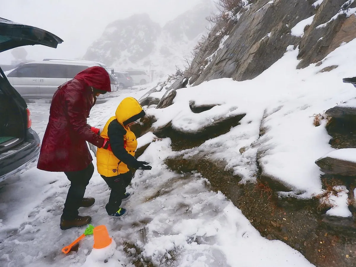 帶著公德心出遊別讓高山變成垃圾山