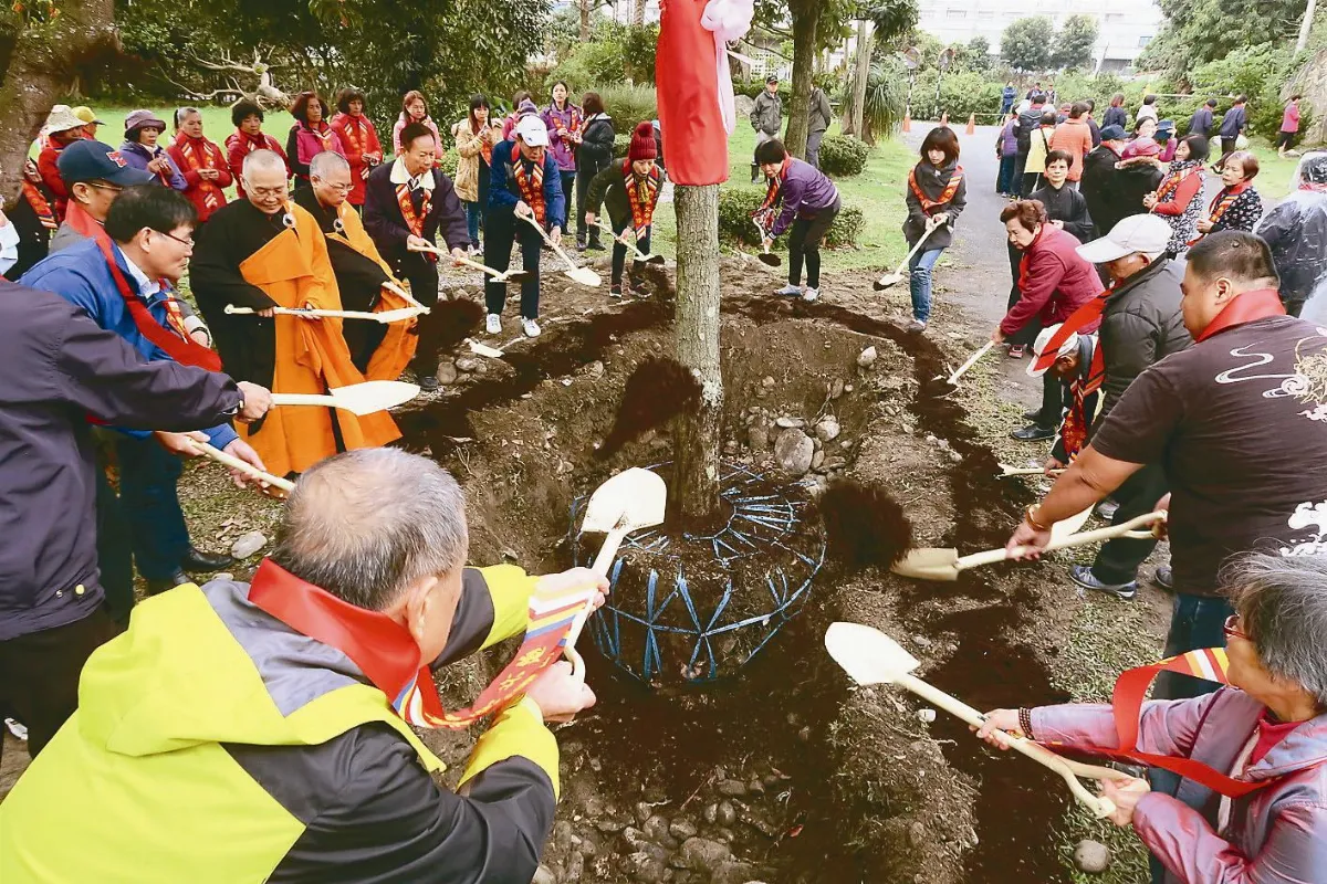 依循人間佛教 發願護持建寺