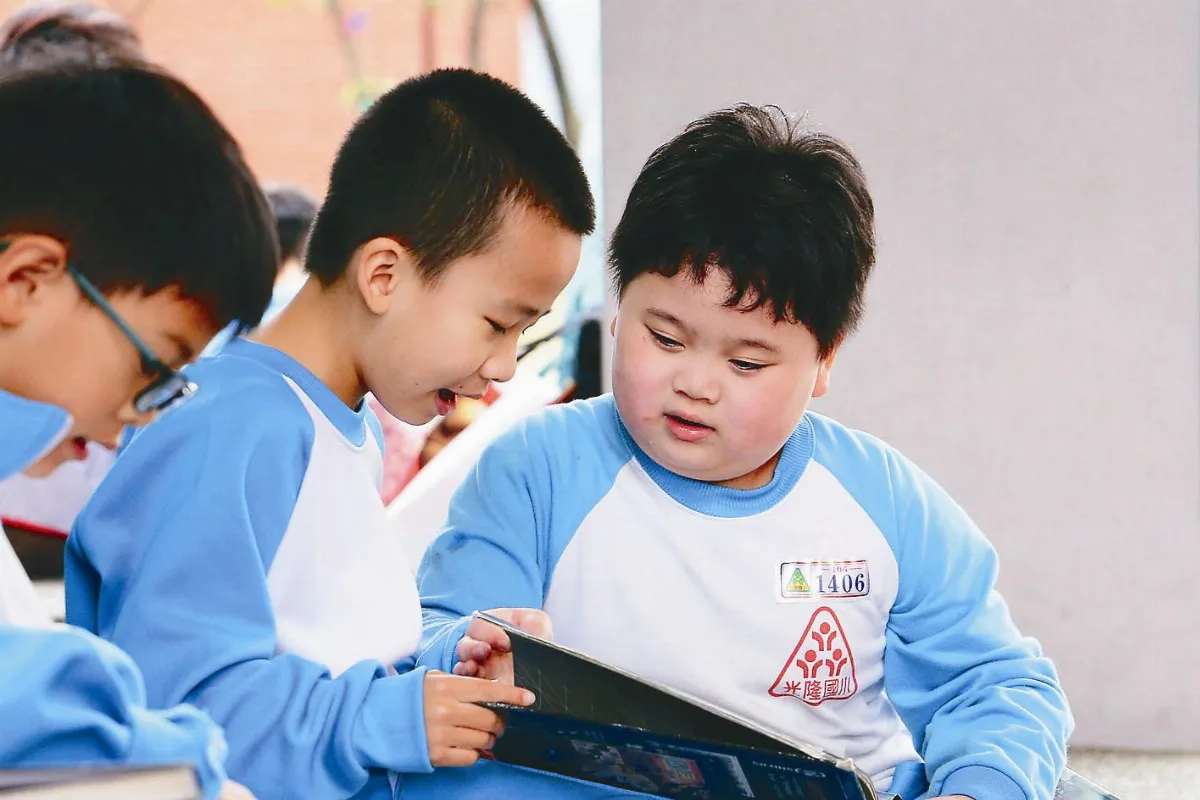 智慧寶庫有溫度 傳三好四給