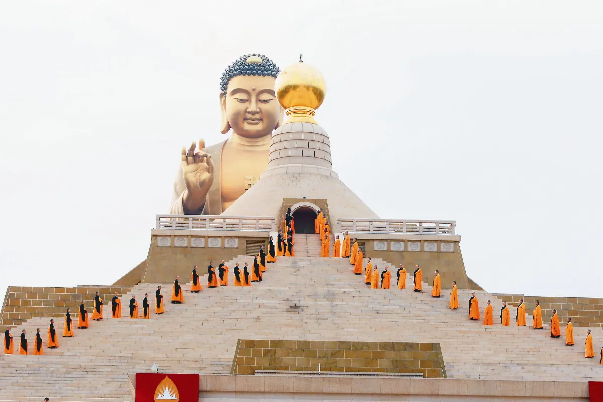 珍寶入地宮 心經入法身 莊嚴殊勝與佛接心