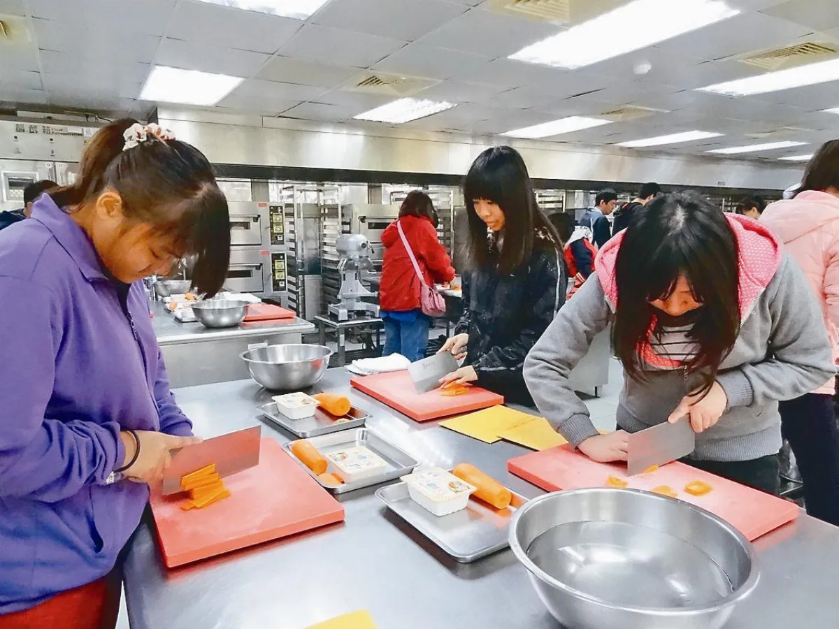 高中職專業類科 電競、餐飲熱門