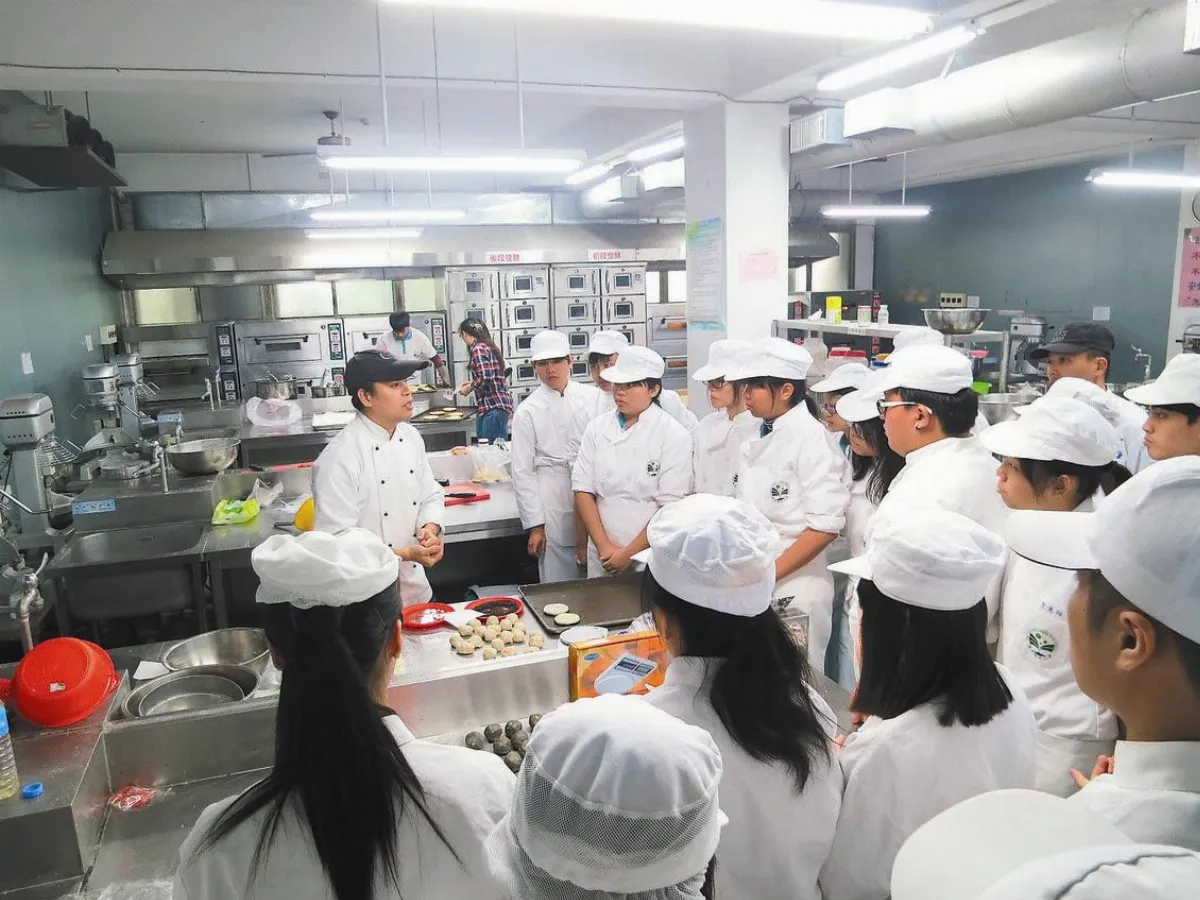 招生突圍 高中職搶設證照考場