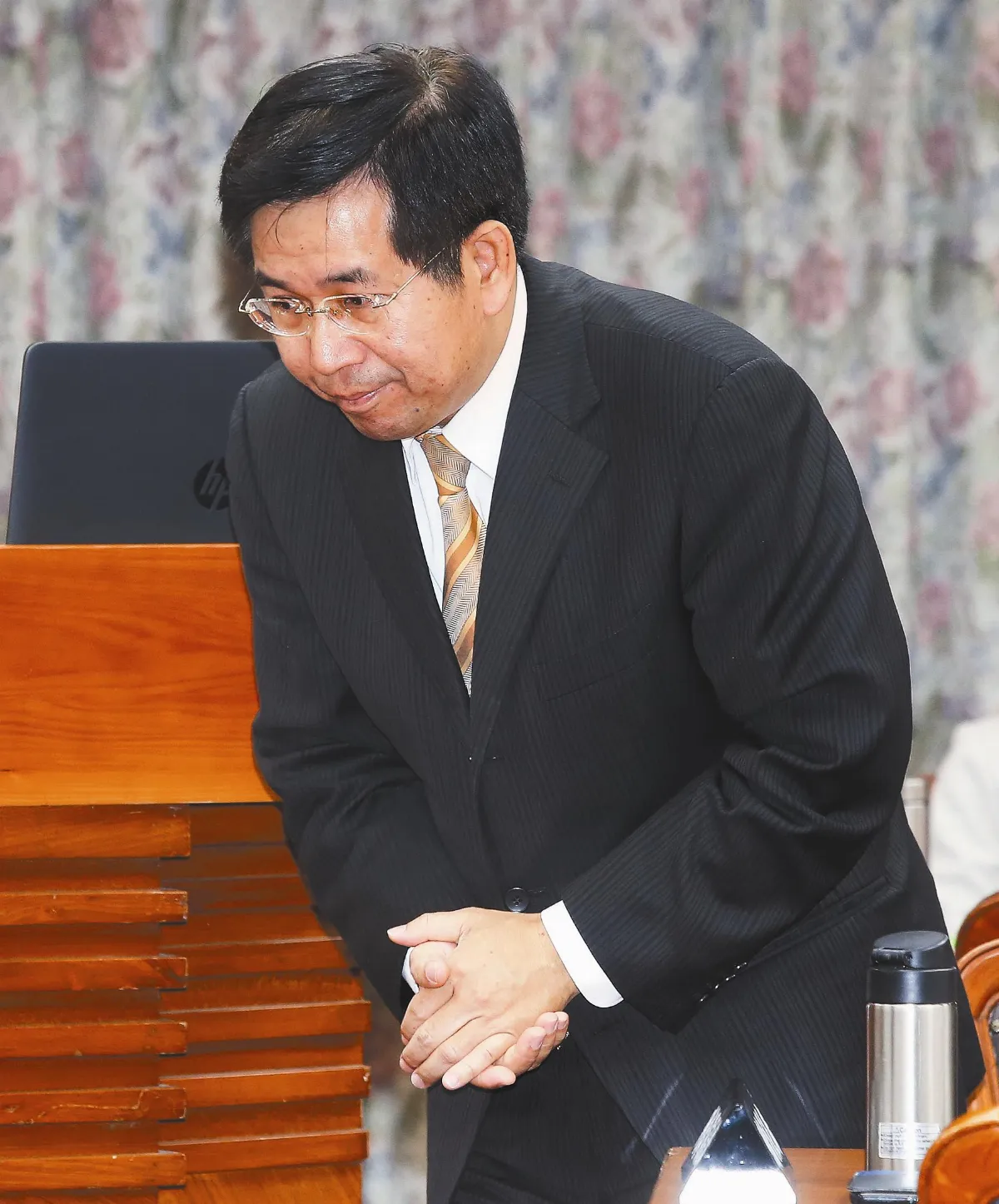 卡管爭議 潘文忠閃辭