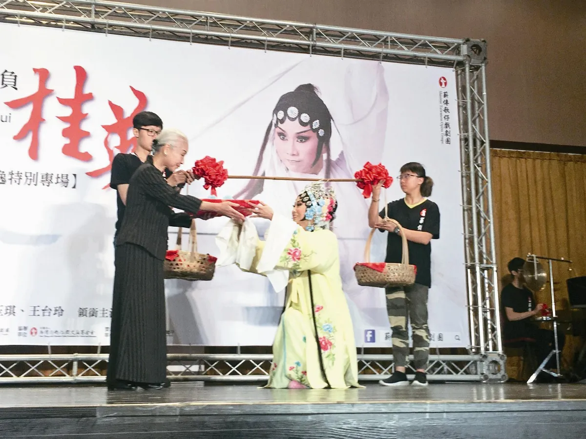 歌仔戲國寶廖瓊枝交棒 張孟逸：祖師爺要我接團長
