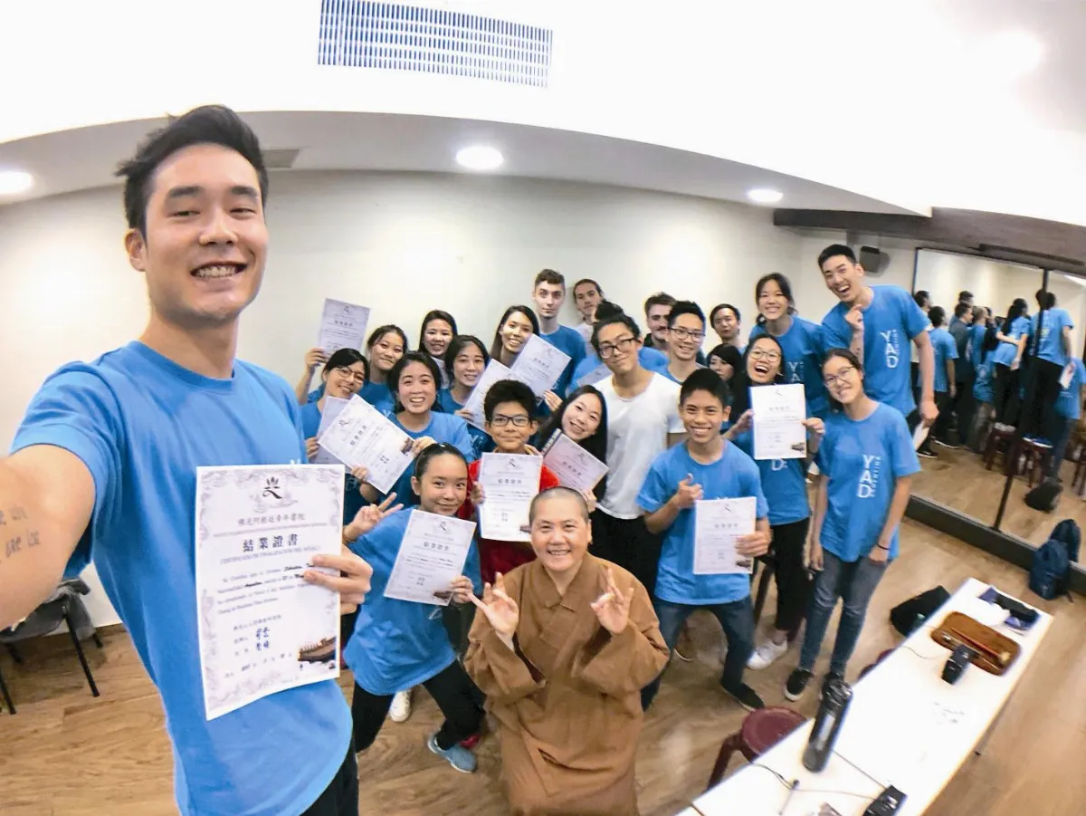 阿根廷青年 增強佛法信心