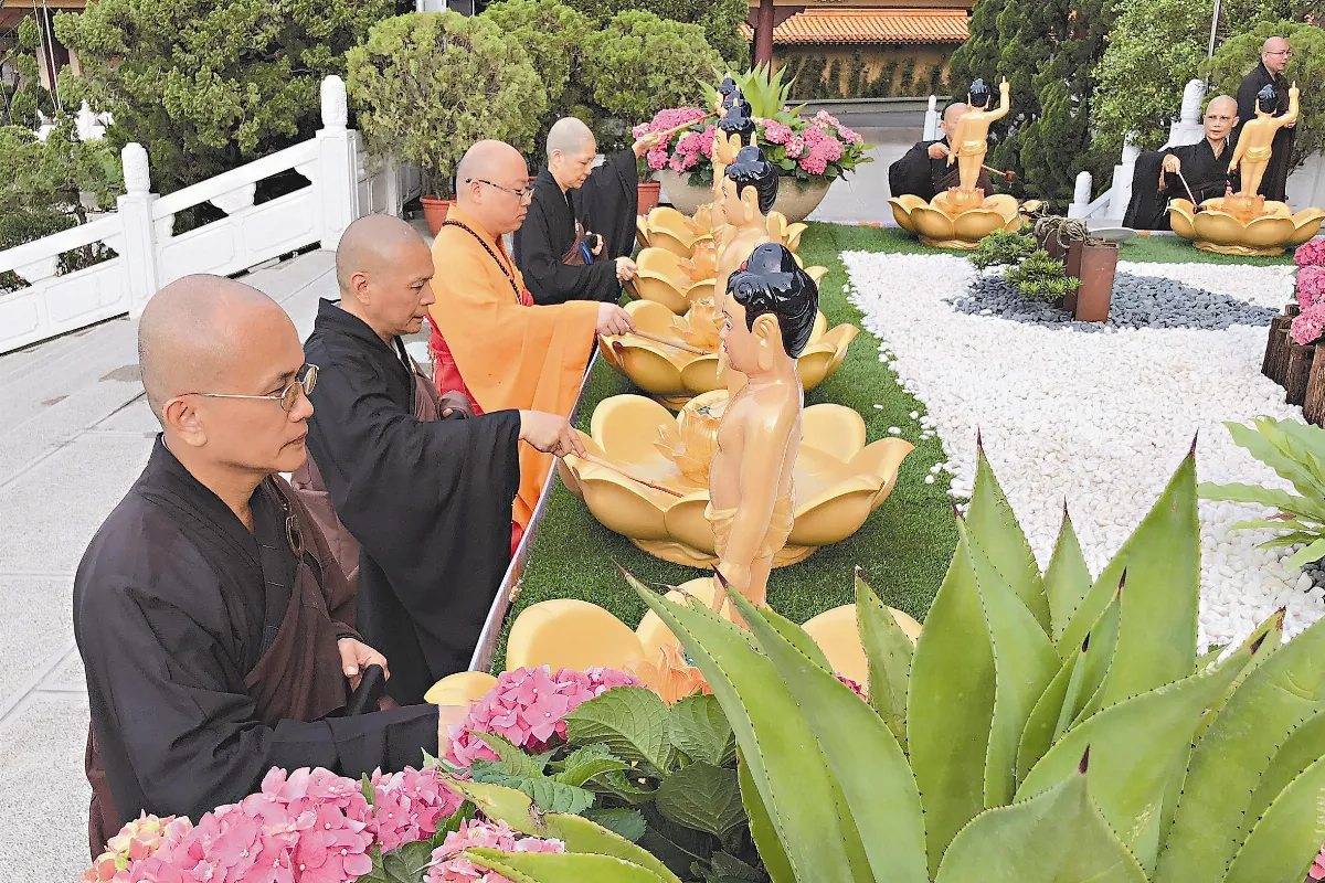 佛光山慶佛誕 浴佛心光明