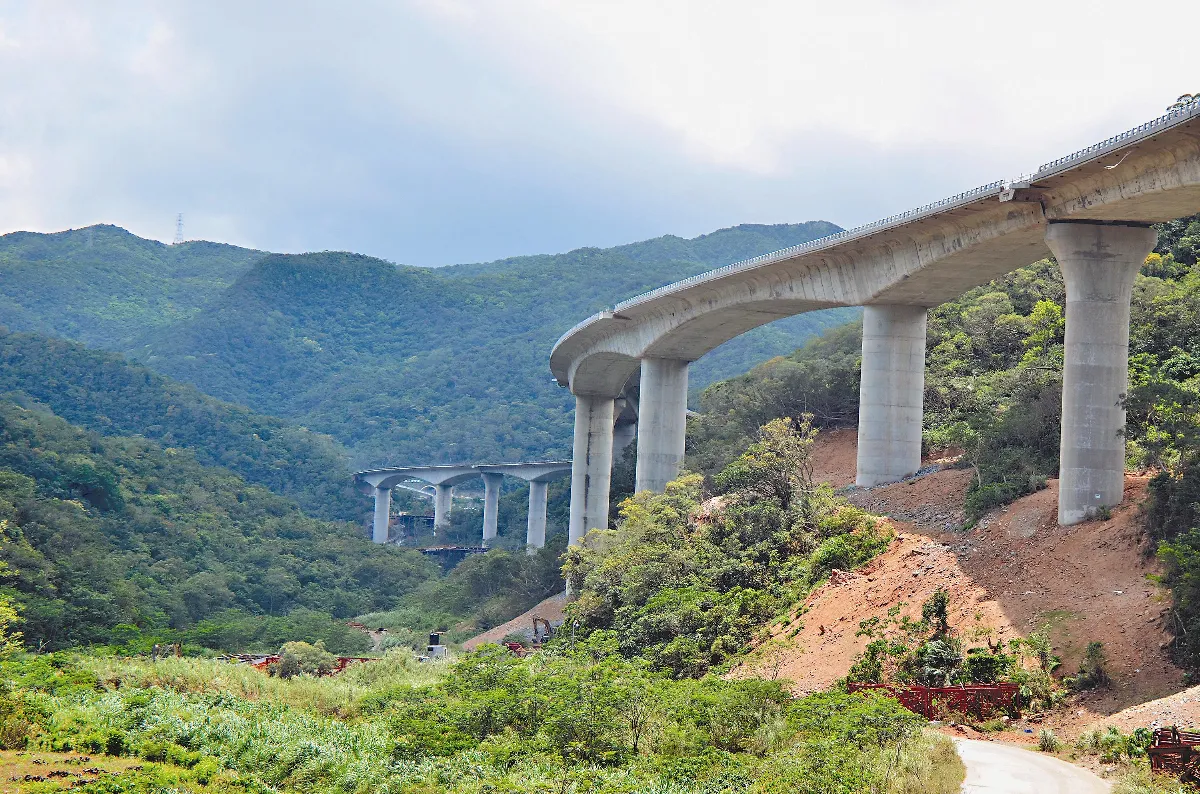 東部最長橋墩公路 安朔高架橋 蜿蜒巨龍藏林