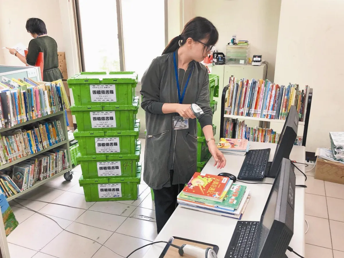 中市圖 推團體借書證