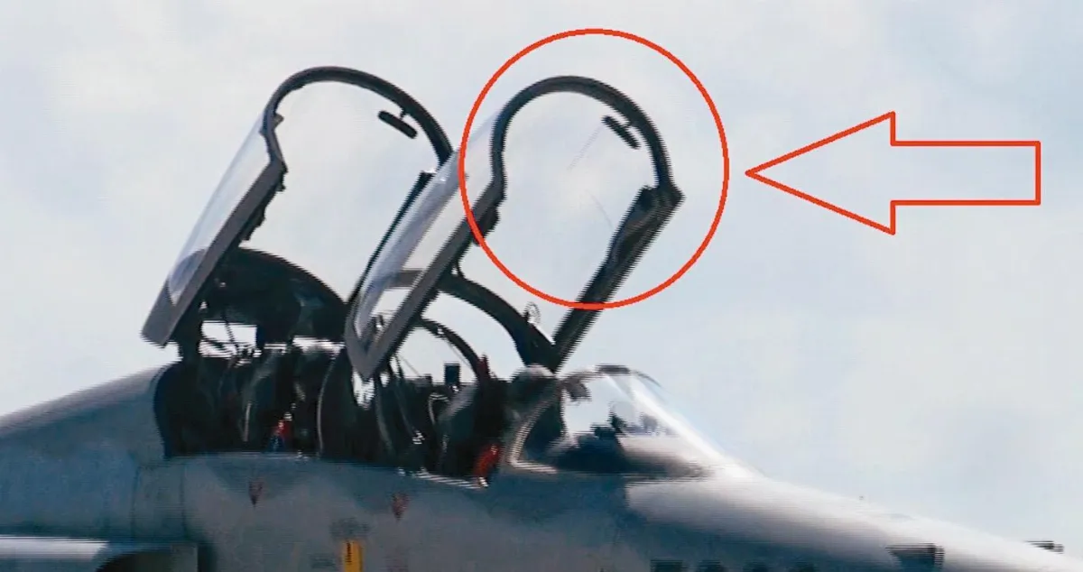 長知識…戰鬥機也有後照鏡