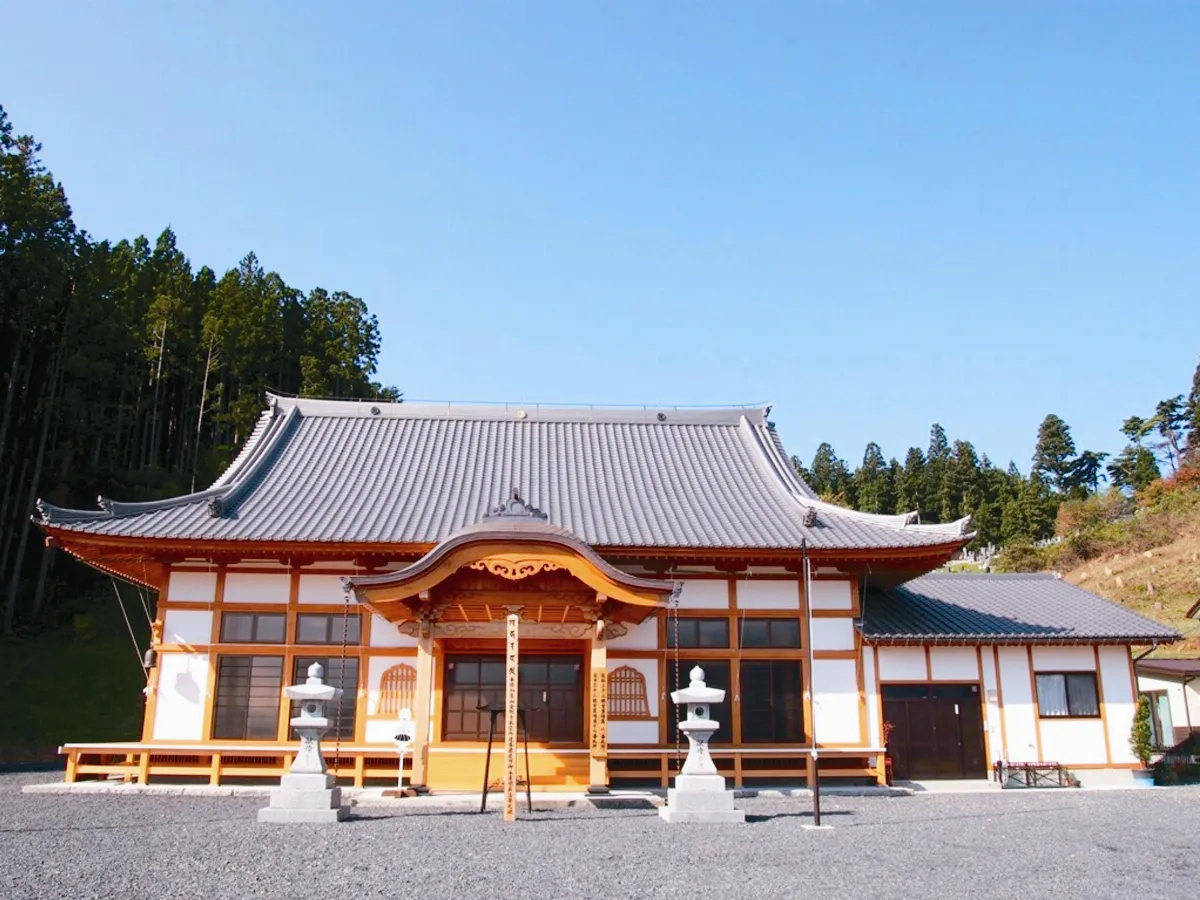 311震毀古寺 她為重建出家
