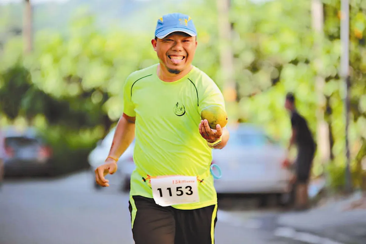 帶著芒果衝線！ 水果產銷 搭上路跑熱潮