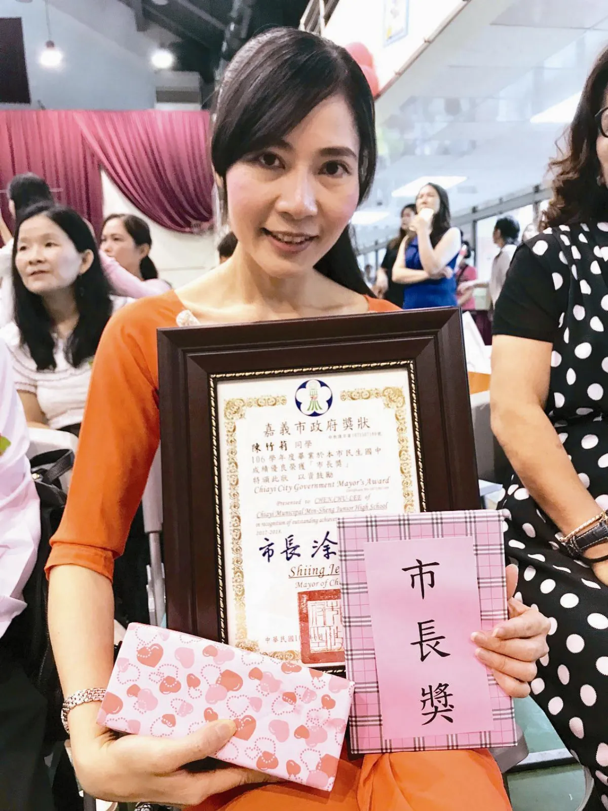 女兒是小老師 異鄉到台灣 她領市長獎畢業