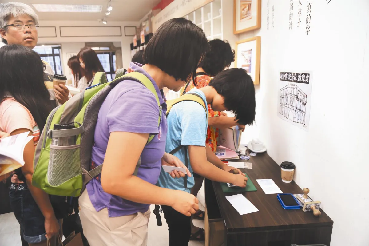 金石堂城中店 昨熄燈