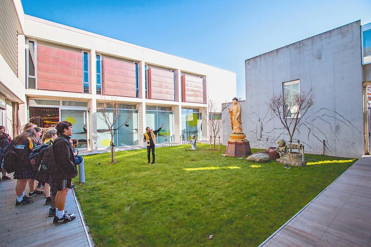 紐國學童 了解佛教真善美