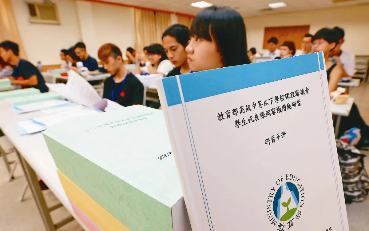課審大會加班開 拚8月底完成