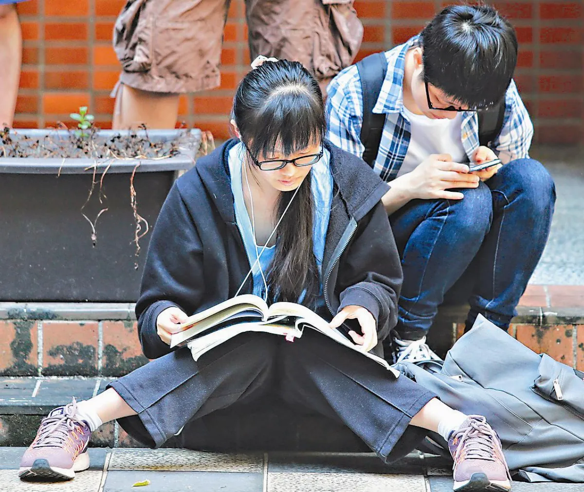 大學指考昨登場 物理9年最難 考驗閱讀和應變力
