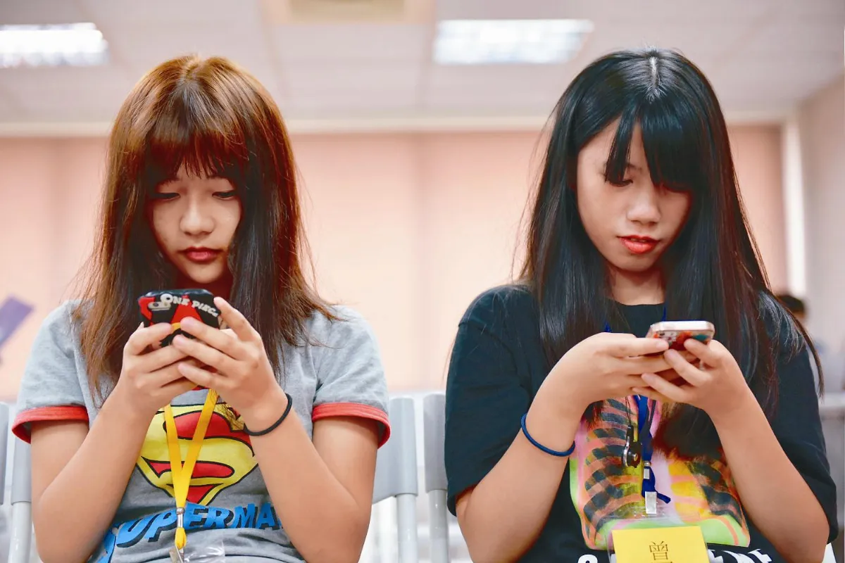 關注兒少迷網 監管交友App