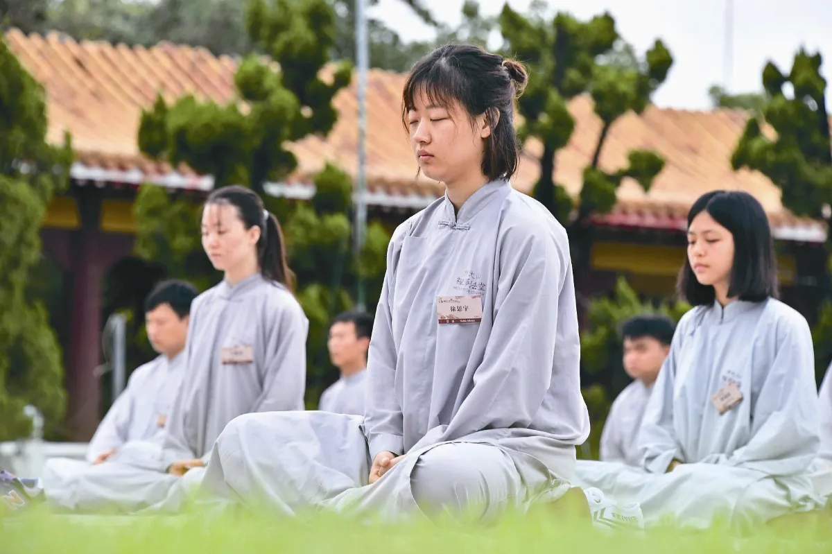 解行並重 國際青年體悟禪法