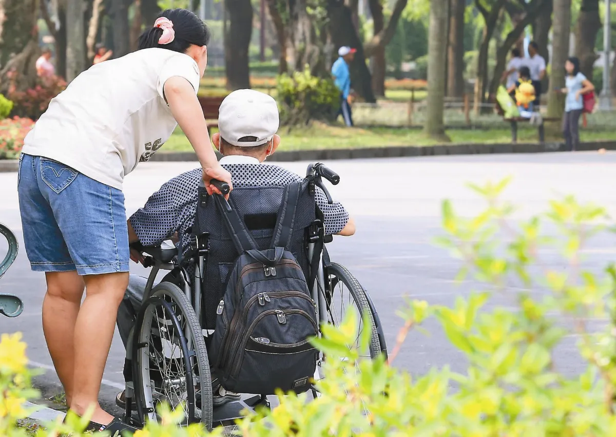 長照2.0創新 推家庭照顧協議