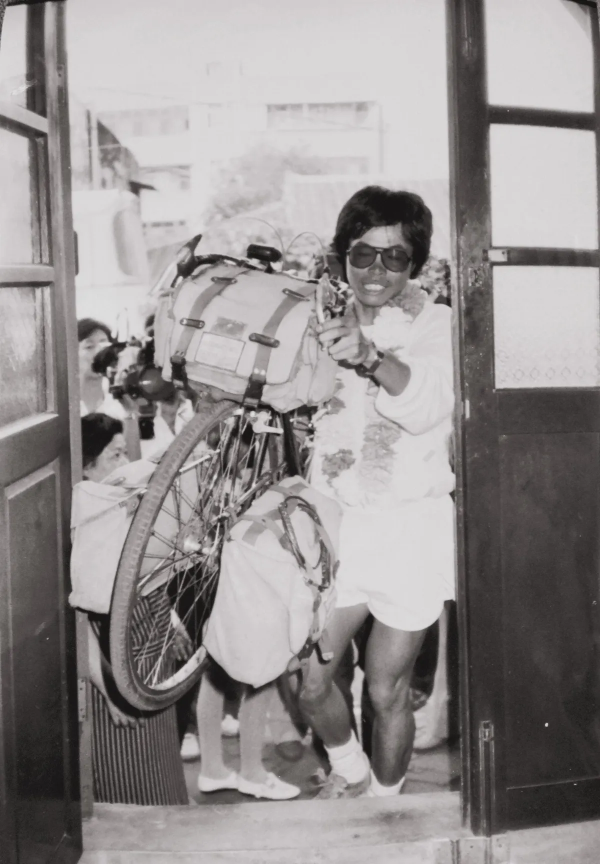 【春秋雜談】胡榮華發大願 異國建小學