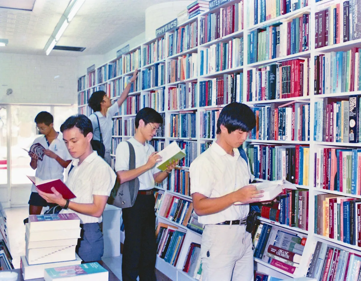 轉向電子資源  大學生 一年只借10冊紙本書