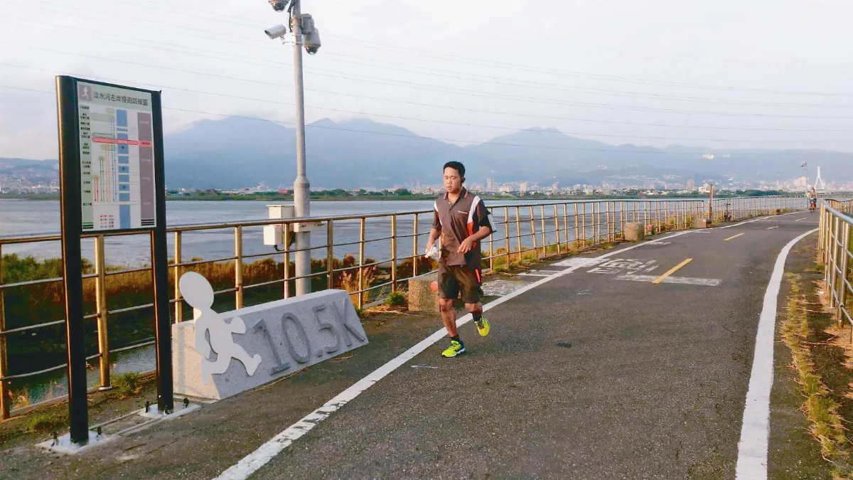 疏洪道跑馬拉松 跟著標示跑