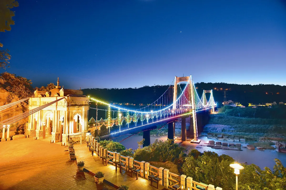 全彩LED燈 閃耀大溪橋