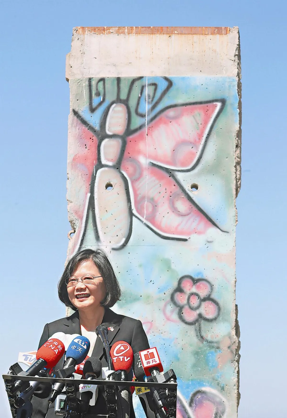 過境洛城 總統提6承諾