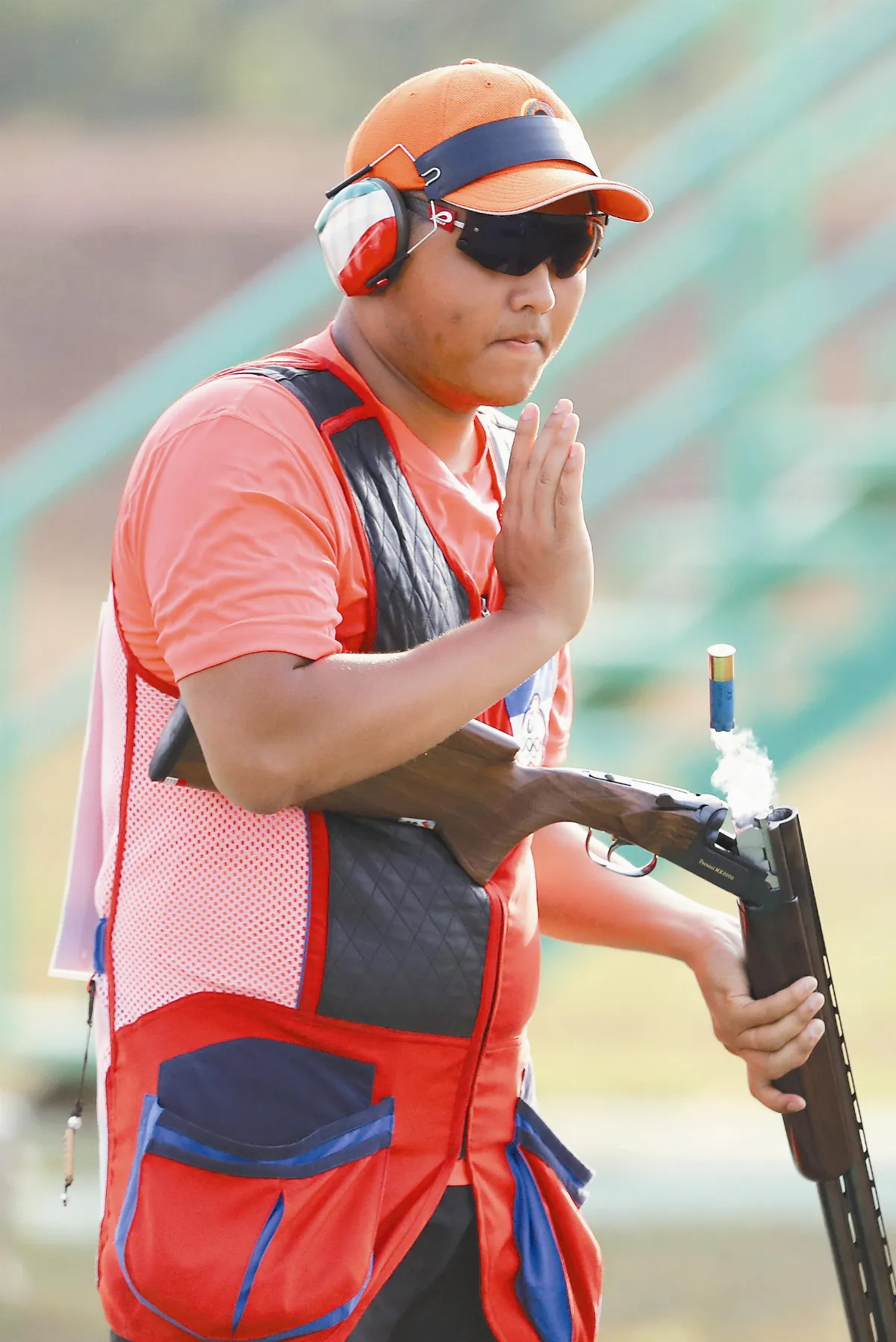 不定向飛靶 混團射下銀牌