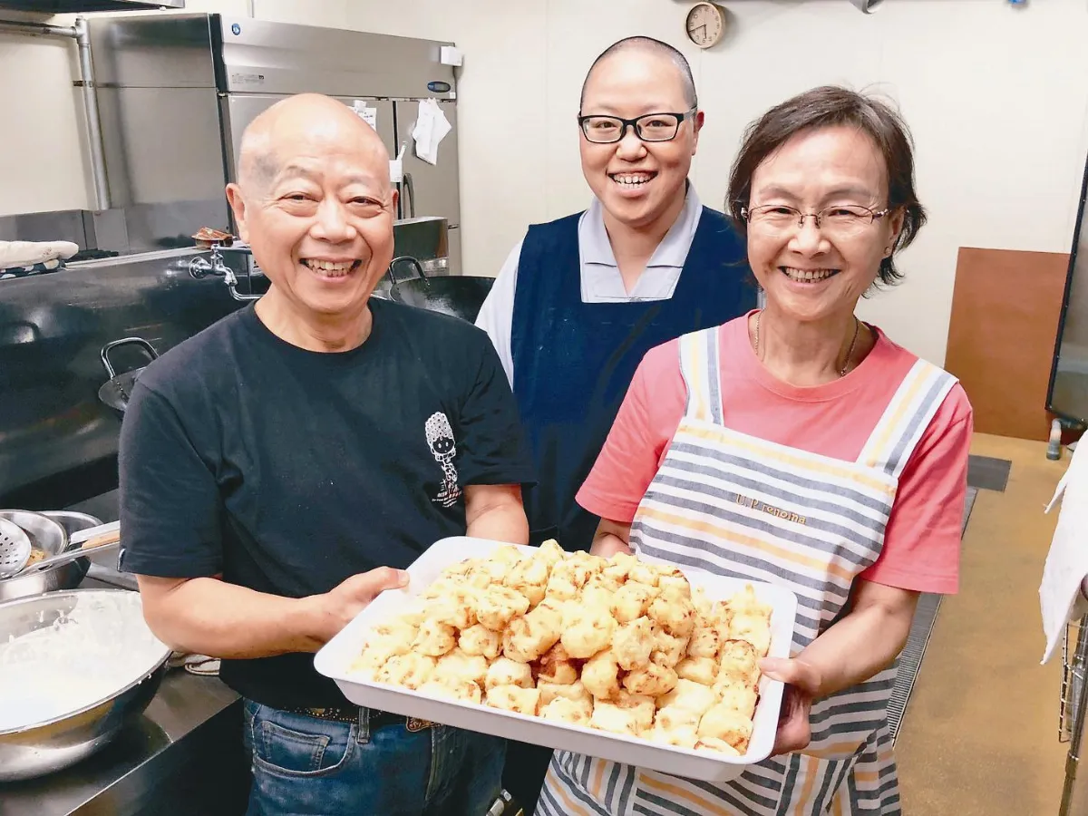 暖心便當 牽起日義工佛緣