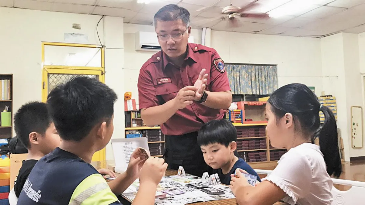 防災觀念融入桌遊 幼童快樂學