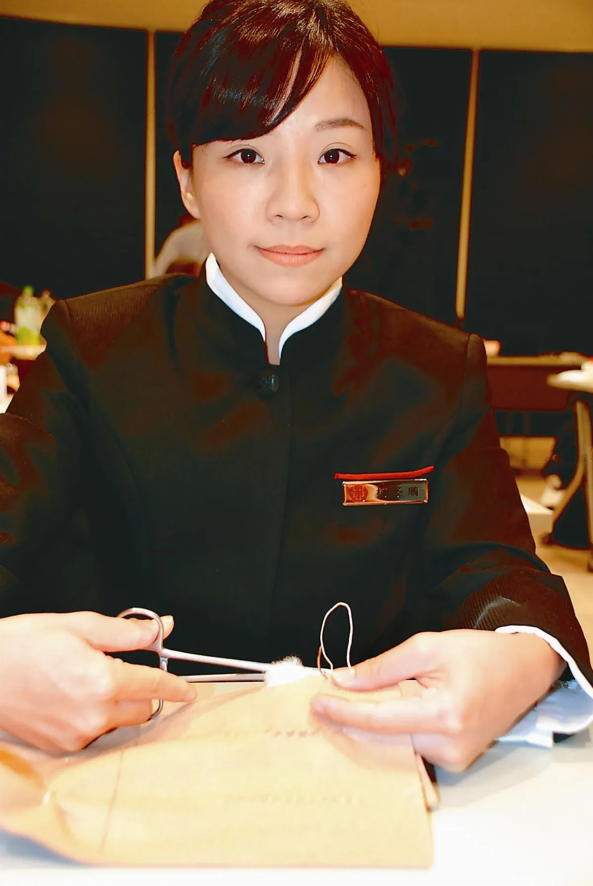 美女禮體師 一針一線縫出功德